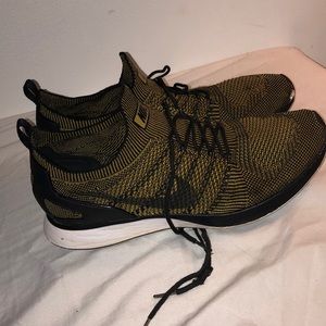 Nike Mariah Flyknit